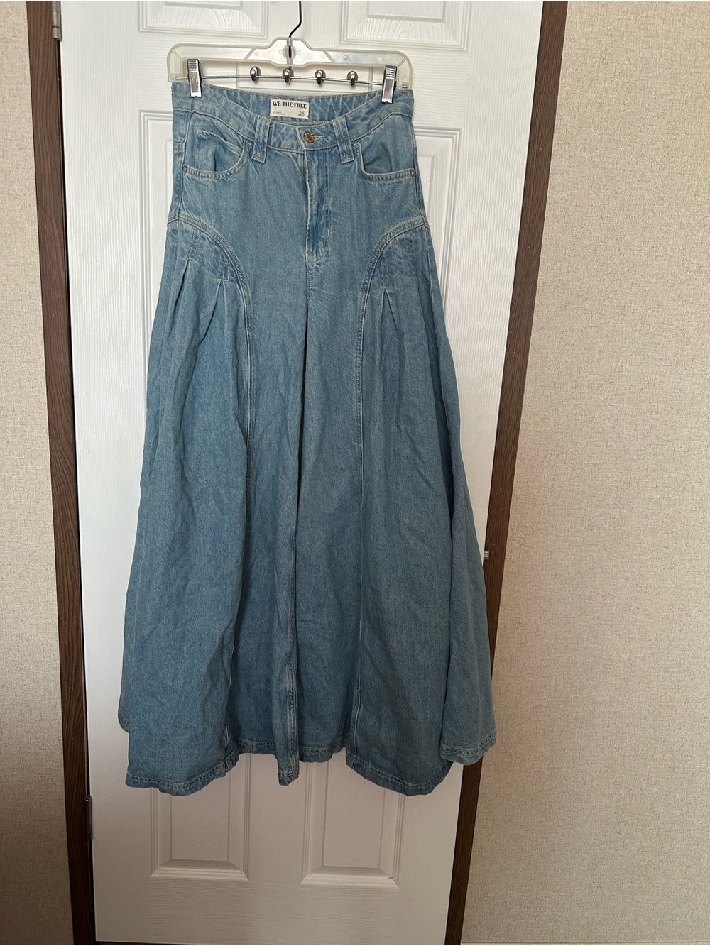 We The Free Light Blue Wide-Leg Pleated Flare Jeans - Picture 3 of 12